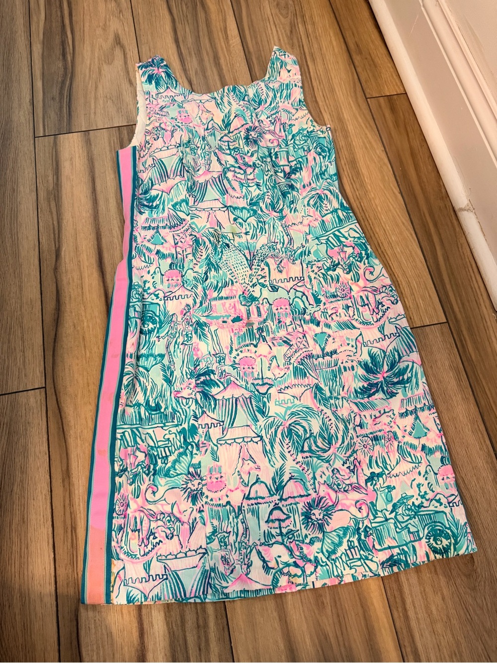 Lilly Pulitzer Hot Pink Logo Tag